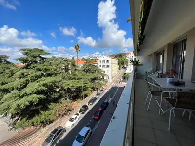 Balcon ou terrasse dans l'établissement B049-Appartement lumineux à deux pas de la Croisette
