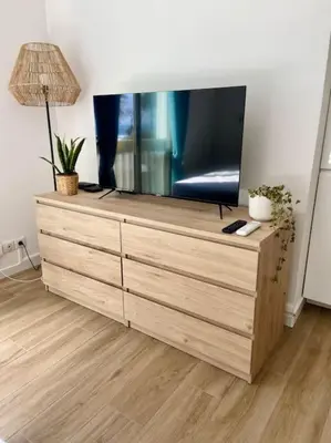 Télévision ou salle de divertissement dans l'établissement Grands studio en bord de mer