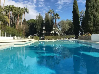 Piscine de l'établissement SUPER CANNES FRONT DE MER LUXUEUX VUE UNIQUE ou située à proximité