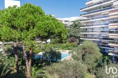 Piscine de l'établissement ARA 40m2 CLASSE TERRASSE 35 m2 PISCINE PARKING ou située à proximité