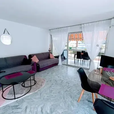 ARA 40m2 CLASSE TERRASSE 35 m2 PISCINE PARKING