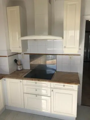 Cuisine ou kitchenette dans l'établissement Magnifique 3P avec vue mer balcon et piscine