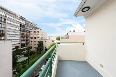 Balcon ou terrasse dans l'établissement LOUIS GALLET Centre JUAN LES PINS 50m des plages