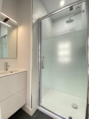 Salle de bains dans l'établissement Beautiful 2 bedrooms 2 bathrooms Center of Cannes