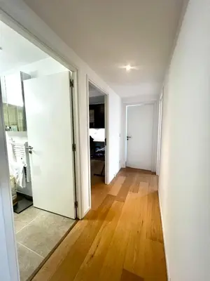 Plan de l'établissement Bright and Stylish in City Center 2 Bedrooms