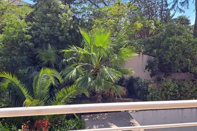 Jardin de l'établissement Bright and Stylish in City Center 2 Bedrooms