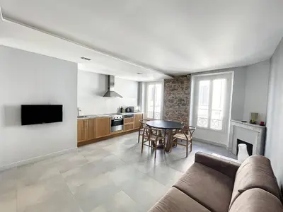Cuisine ou kitchenette dans l'établissement BAT2 - Cannes, Carré d'Or, beau 2 pièces