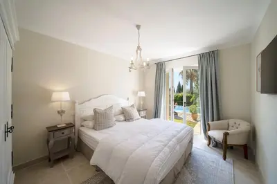 Un ou plusieurs lits dans un hébergement de l'établissement REF 2135 - Cannes - Villa for rent