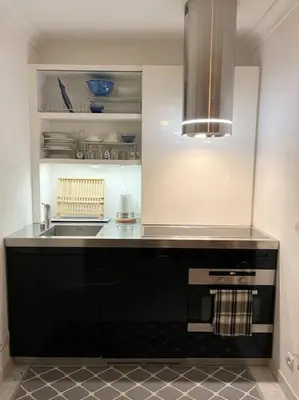 Cuisine ou kitchenette dans l'établissement Modern Condo w Terrace 250m from Beach & Pool