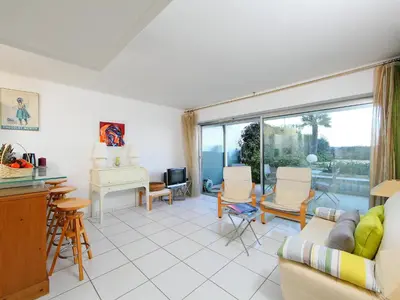 Coin salon dans l'établissement Apartment Cannes Bay-2 by Interhome