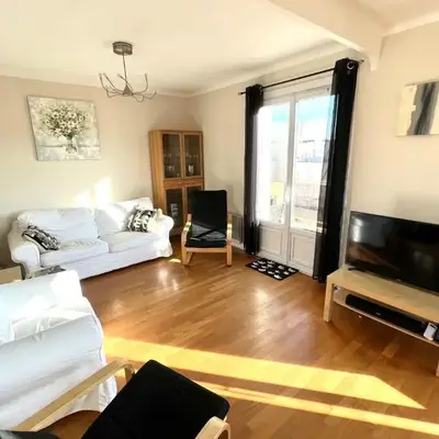 Juan les Pins town center - 4 people - top floor