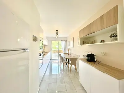 Cuisine ou kitchenette dans l'établissement Vezelay 3 luxury 3 bedrooms, by Welcome to Cannes