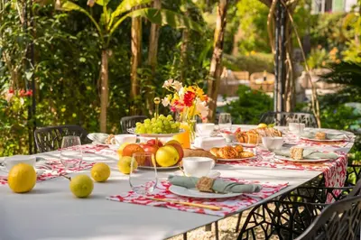 Nourriture dans la villa ou à proximité