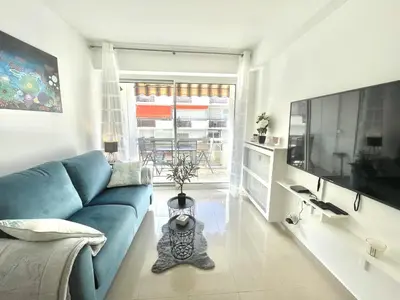 Télévision ou salle de divertissement dans l'établissement Colony 2