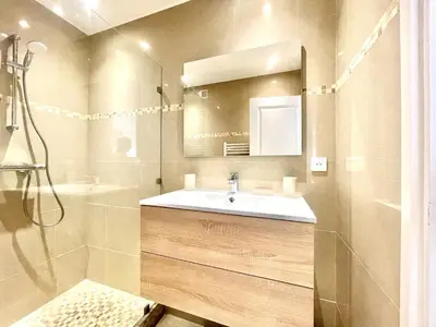 Salle de bains dans l'établissement Colony 2