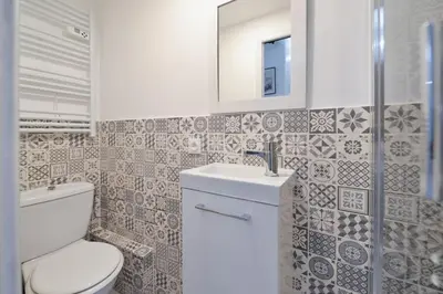 Salle de bains dans l'établissement LE PETIT BATEAU - NEW cosy/charming studio/mezzanine for 3 - AC/WIFI