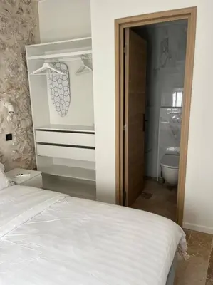 Un ou plusieurs lits dans un hébergement de l'établissement STRELIZIA - New central old Antibes for 4 AC