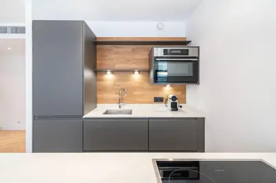 Cuisine ou kitchenette dans l'établissement Magnificent 2 bedroom in the heart of Cannes