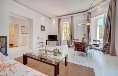 Télévision ou salle de divertissement dans l'établissement Villa Luna Nova