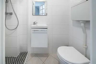 Salle de bains dans l'établissement Pleasant 2 bedroom close to the center of Cannes