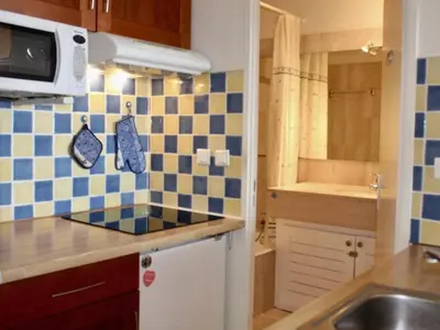 Cuisine ou kitchenette dans l'établissement Splendide T2 avec terrasse et garage, à 3 min de la plage, 4 couchages - FR-1-252A-120