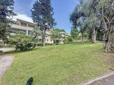 Jardin de l'établissement Agencia Superbe appartement 2 chambres