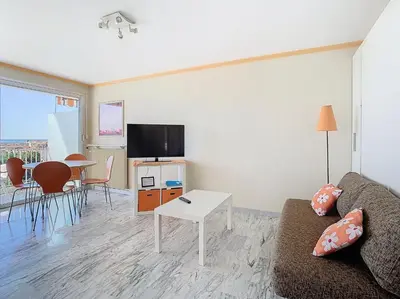 Télévision ou salle de divertissement dans l'établissement Le Montfleury - Studio 28m2 - Vue mer - Centre