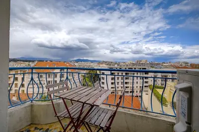 Balcon ou terrasse dans l'établissement Magnifique studio Le Dauphin 50m des plages