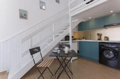 Cuisine ou kitchenette dans l'établissement Studio André - Palais & plage, clim