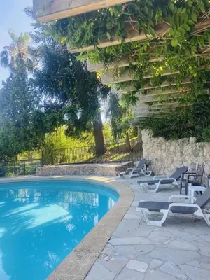 Piscine de l'établissement Appart 2P Vue Mer Panoramique Cannes Eden ou située à proximité