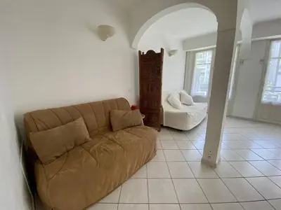 Coin salon dans l'établissement Cannes proche croisette - Studio balcon vue jardin