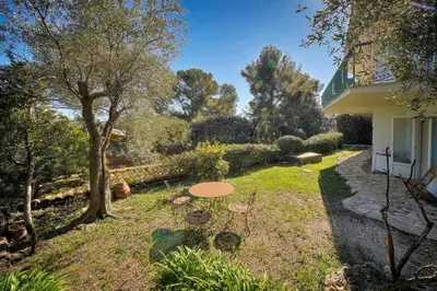 Jardin de l'établissement FRGK Villa Le Petit Bois Panoramic View, Lush Garden Ultra-Fast Wi-Fi near Cannes