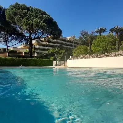 Le Château de la Pinède - début Cap d'Antibes - garden flat