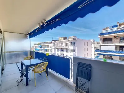 Balcon ou terrasse dans l'établissement Juan-Les-Pins 150m des plages 6 couchages Parking