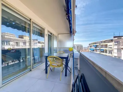 Balcon ou terrasse dans l'établissement Juan-Les-Pins 150m des plages 6 couchages Parking