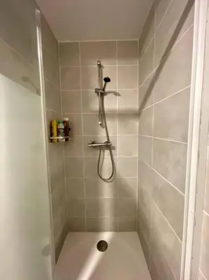 Salle de bains dans l'établissement Superbe appartement 2P climatisé - Plages à pieds
