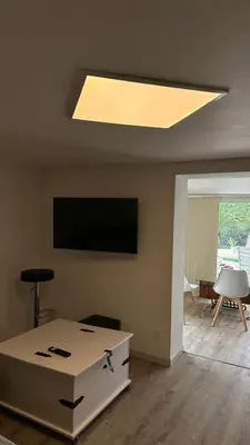 Télévision ou salle de divertissement dans l'établissement Meublé 2P 40 m2 dans villa avec piscine à Vallauris, 4 km de la mer