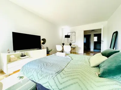 Télévision ou salle de divertissement dans l'établissement Appartement 2 pièces à Cannes