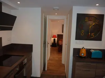 Télévision ou salle de divertissement dans l'établissement Appartement 2 Pièces proche mer calme dans villa