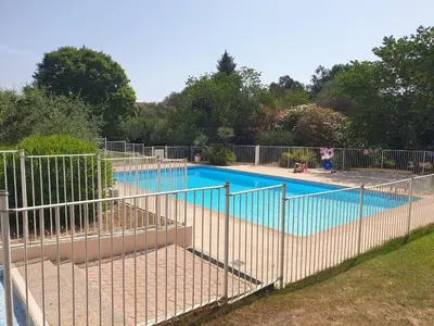 Piscine de l'établissement breguières ou située à proximité