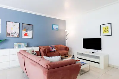 Télévision ou salle de divertissement dans l'établissement Cristal Croisette YourHostHelper