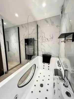 Salle de bains dans l'établissement BRP Cannes Center,Two-Bed Deluxe Apart with Spa bath