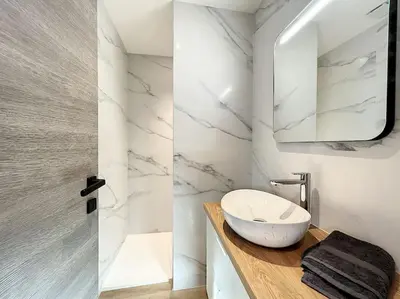 Salle de bains dans l'établissement BRP Cannes Center,Top floor Luxurious house,8 bed