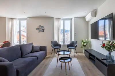 Coin salon dans l'établissement BRP Cannes Center,Top floor Luxurious house,8 bed