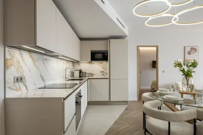 Cuisine ou kitchenette dans l'établissement Luxury Romantic Cannes 45 Croisette Two Bedrooms