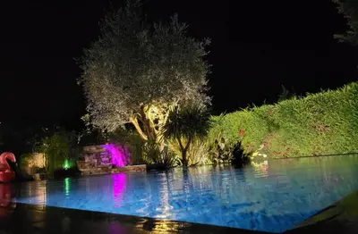 Piscine de l'établissement Villa in Biot ou située à proximité