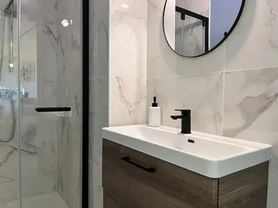 Salle de bains dans l'établissement L'Eden - Spacieux 3P Bord de Mer - Juans les Pins