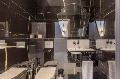 Salle de bains dans l'établissement Bliss Triplex - Hyper Centre - Sauna - BBQ - Jacuzzi - LRACANNES