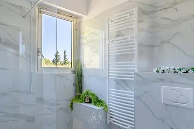 Salle de bains dans l'établissement Montfleuri