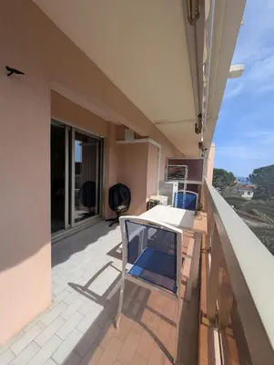 Balcon ou terrasse dans l'établissement Résidence de Vacances avec piscine & Transat, à 2 minutes de la mer -Bât n7 - 2 appartements côte à côte terrasse communicante selon les disponibilités